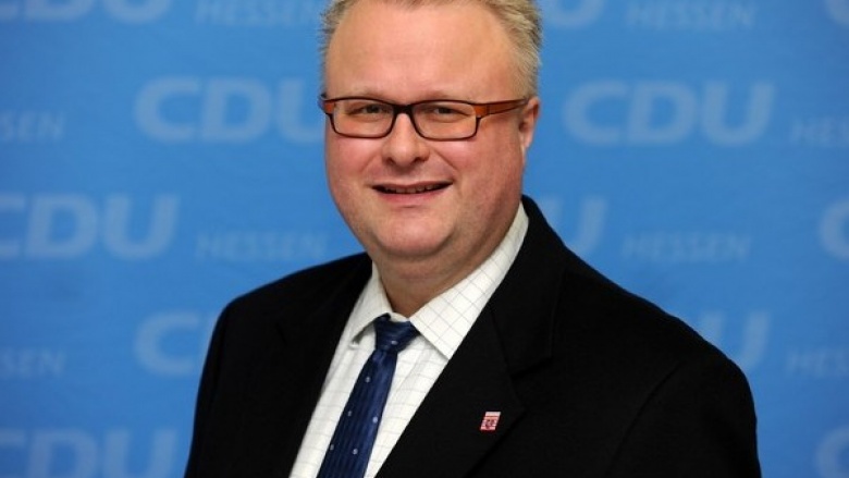 Dr. Thomas Schäfer Dr. Thomas Schäfer