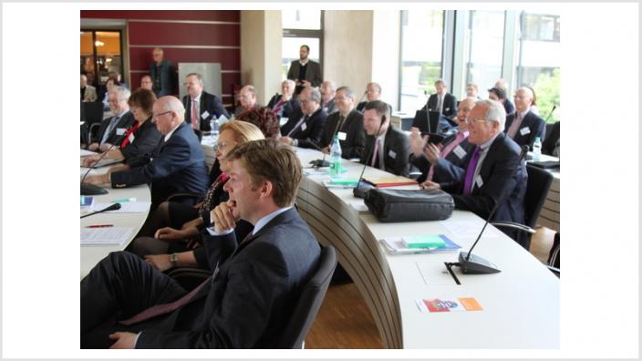 Wassmuth und Heck:Spatenstich für zweiten Abschnitt der B 252 ist Meilenstein